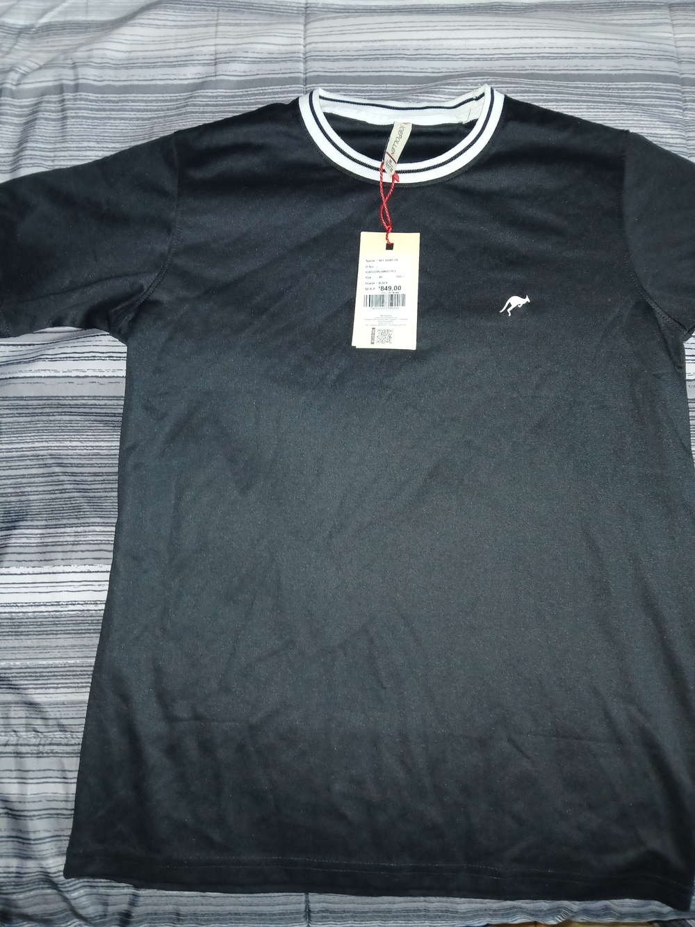 Men's Black Crewneck Casual T-Shirt with Contrast Rib Collar